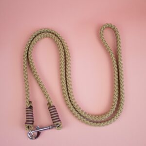 2-in-1 halstertouw en neckrope met ring en clipsluiting, beige met bordeaux detail
